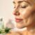 Objawy skórne menopauzy: Jak dbać o skórę w tym okresie?